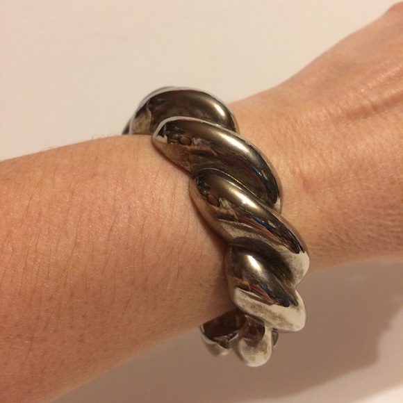 Vintage Silver Color Metal Spring Clasp Bracelet - Picture 3 of 8